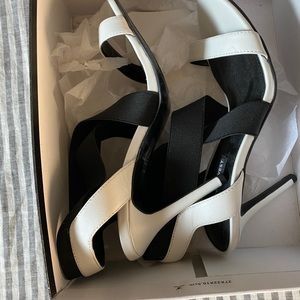 Anne Klein maya shoe white multi fabric